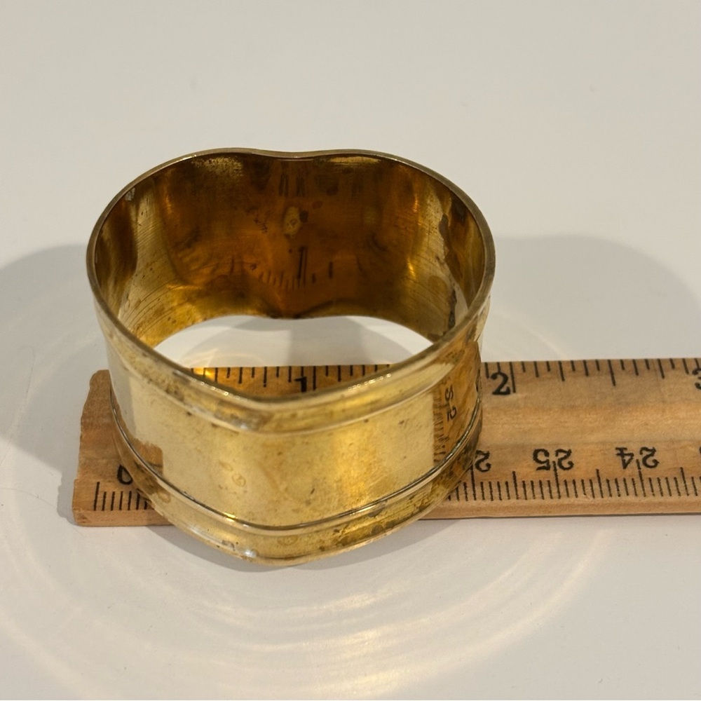Vintage brass heart shaped napkin ring holders SET OF FOUR - Picture 12 of 12